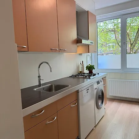 Cozy Modern Flat 15m From Canals