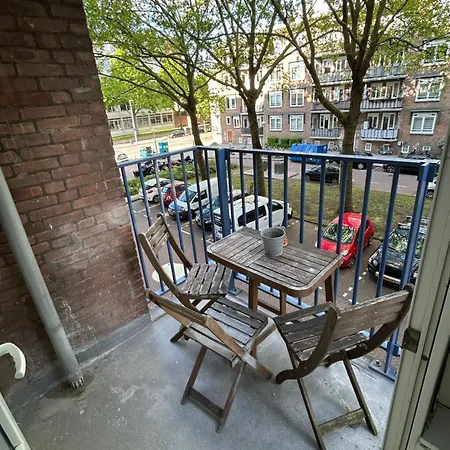 Cozy Modern Flat 15m From Canals